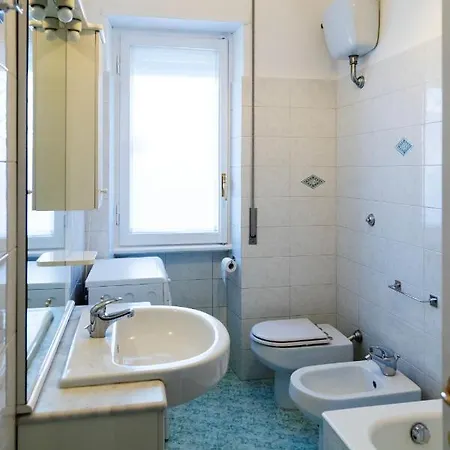 Aurelia Loris House * Rome