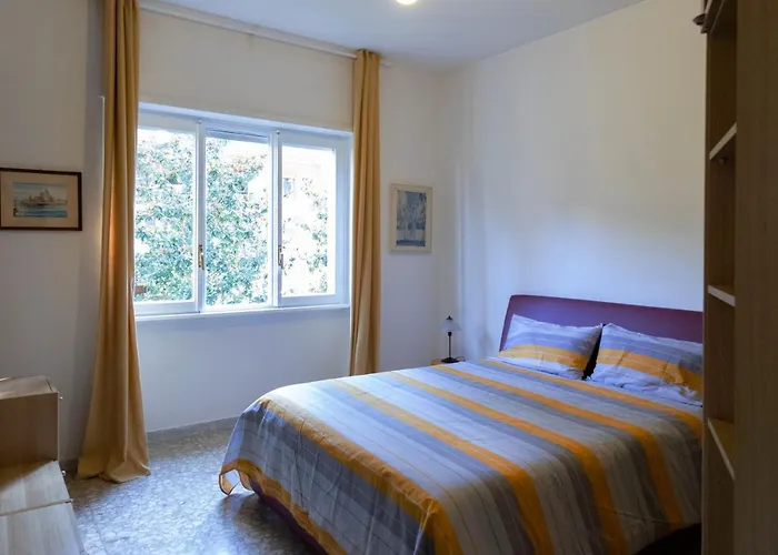 Aurelia Loris House * Rome