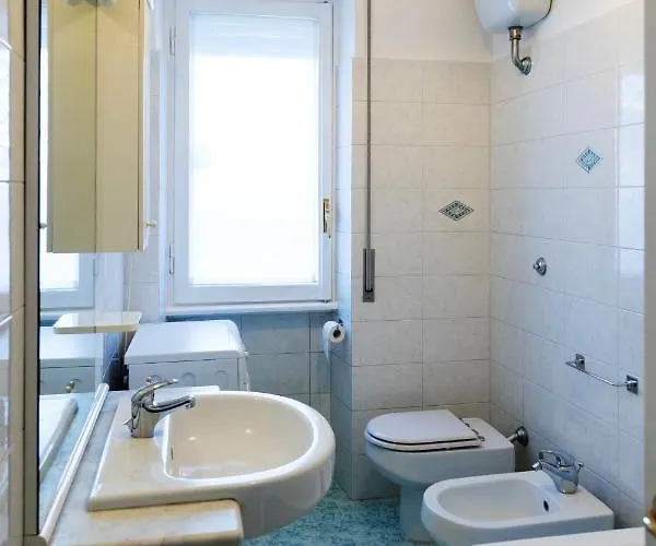 Aurelia Loris House * Rome